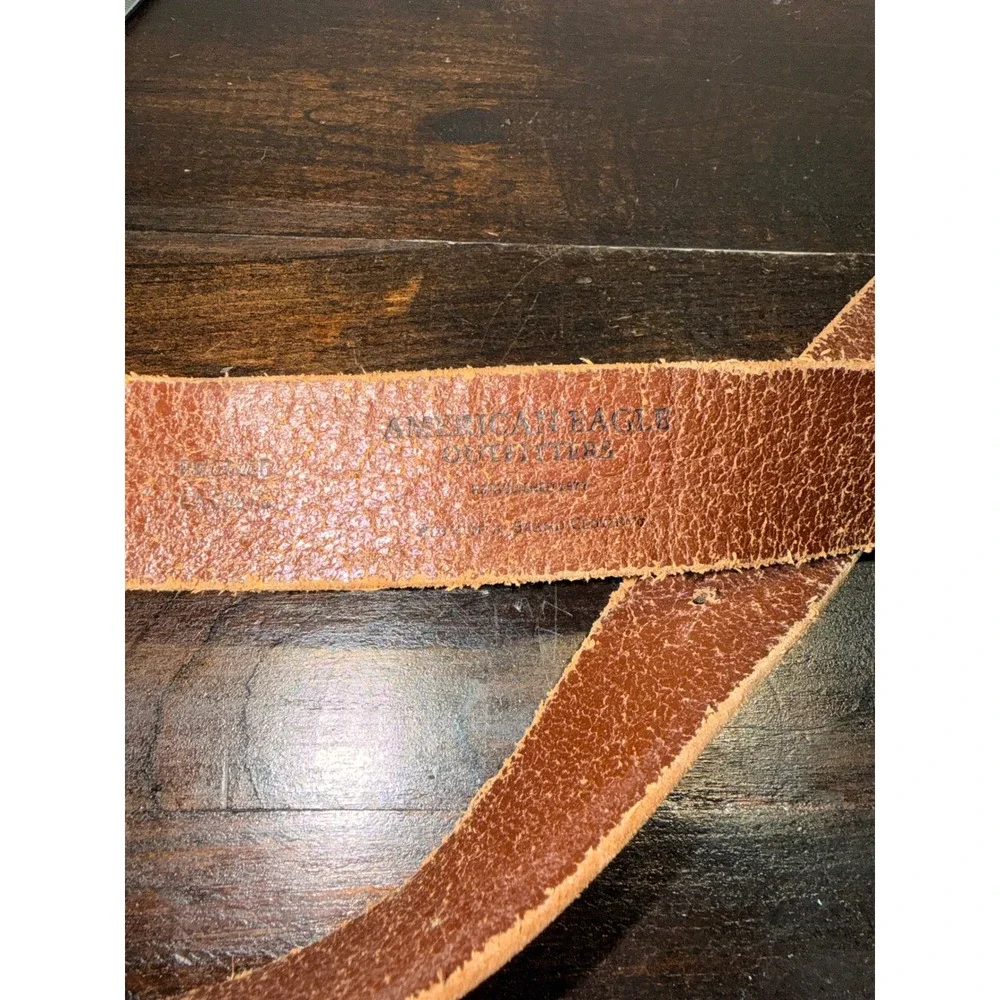 American Eagle Outfitters Mens Brown Leather Belt USR 1977 Shield Buckle Sz 32